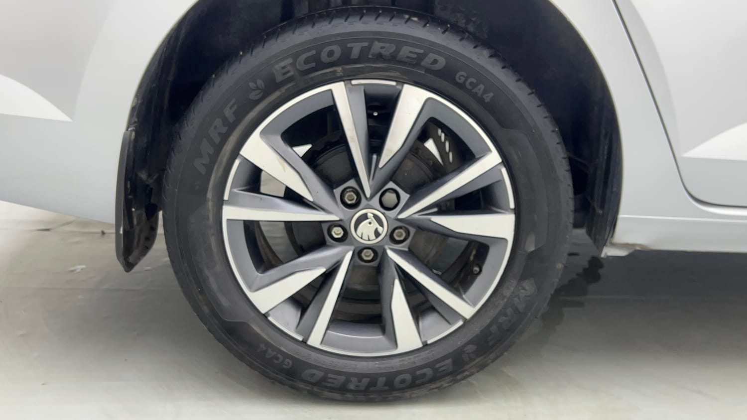 Used 2023 Skoda Slavia Style 1.5L TSI DSG Petrol Automatic tyres RIGHT REAR TYRE RIM VIEW