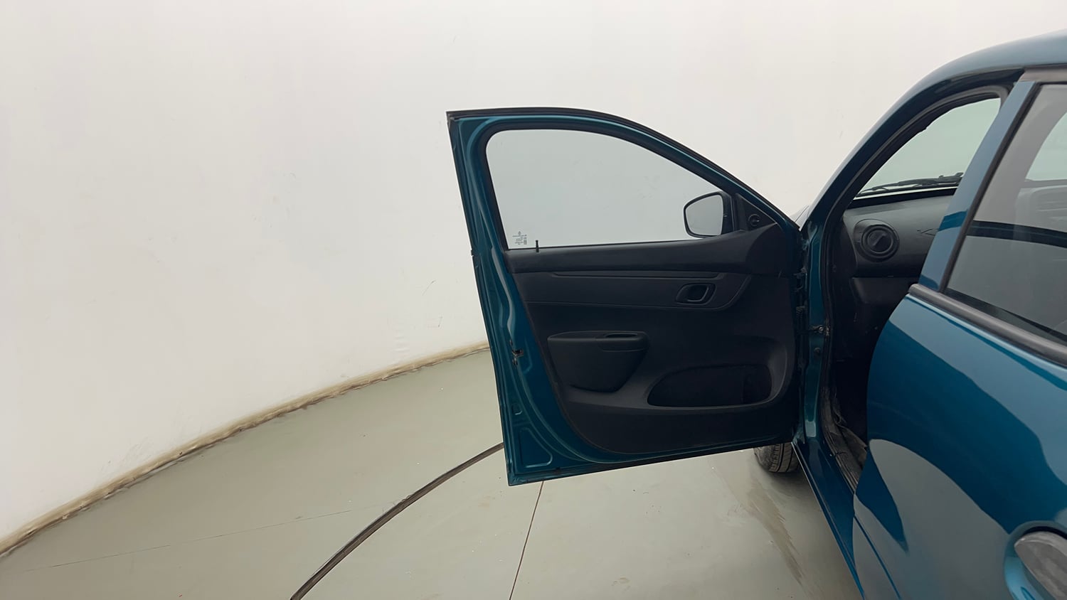 Used 2022 Renault Kwid RXL (O) 0.8 Petrol Manual interior LEFT FRONT DOOR OPEN VIEW