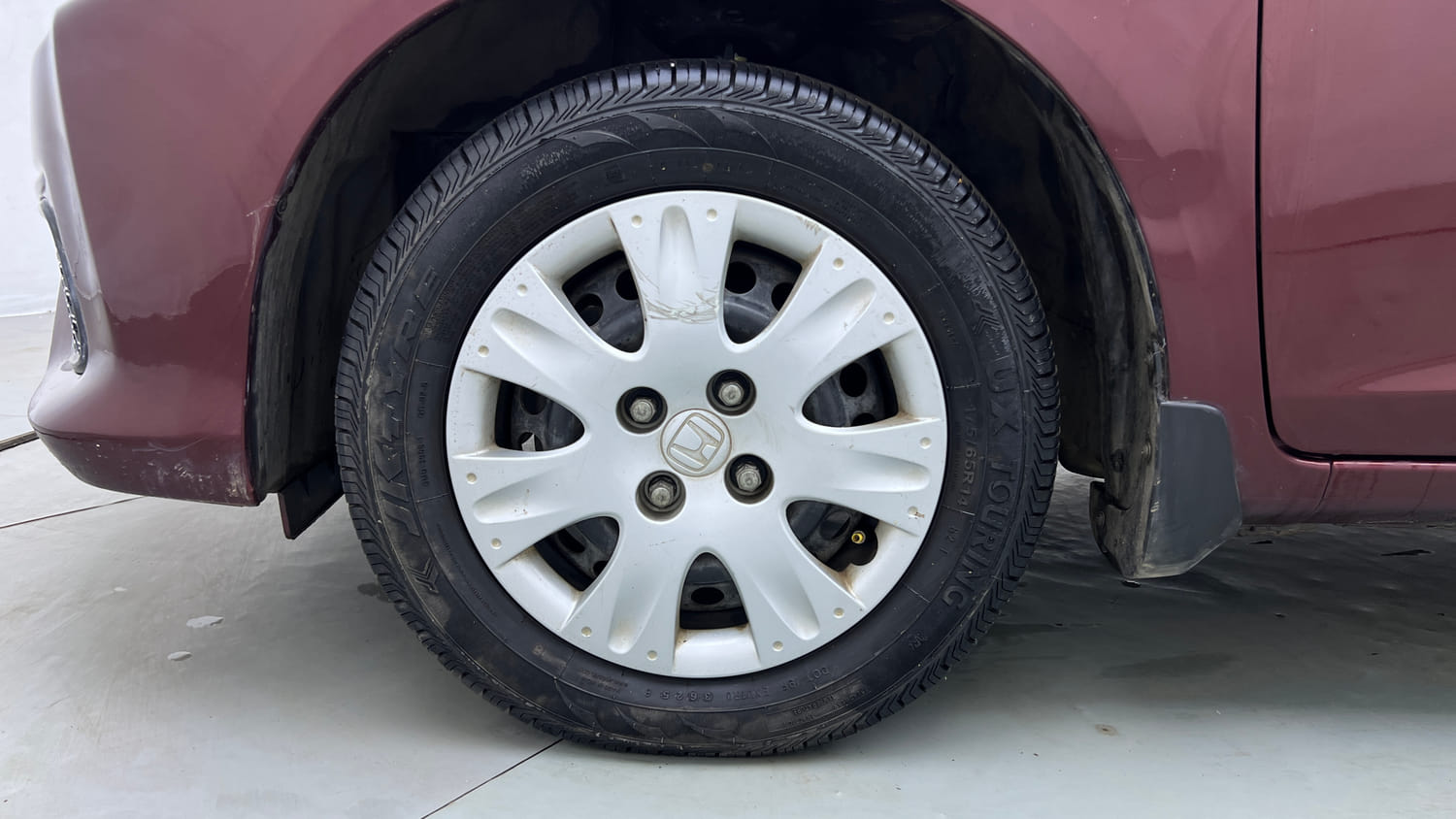 Used 2017 Honda Amaze 1.2 S i-VTEC Opt Petrol Manual tyres LEFT FRONT TYRE RIM VIEW
