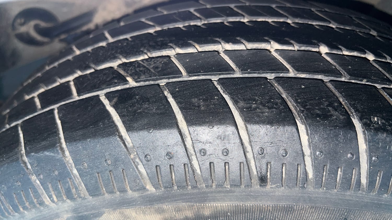 Used 2016 Honda Amaze 1.2 S i-VTEC Petrol Manual tyres LEFT REAR TYRE TREAD VIEW