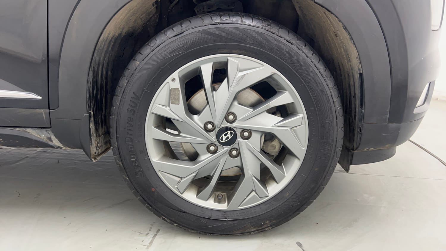 Used 2022 Hyundai Creta SX (O) 1.4 Turbo 7 DCT Petrol Automatic tyres RIGHT FRONT TYRE RIM VIEW