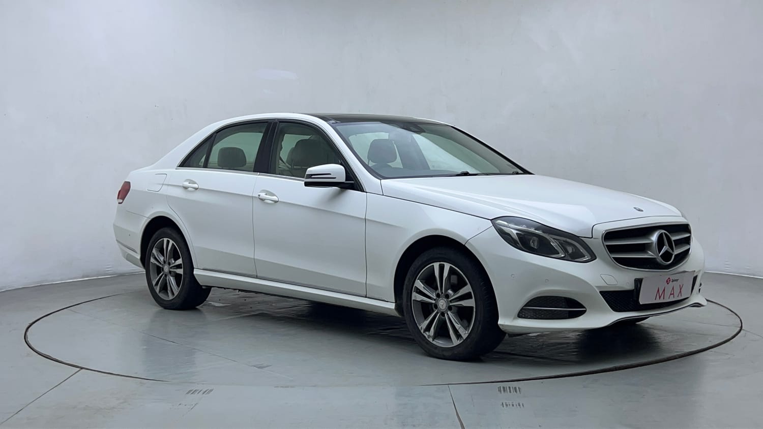 Used 2014 Mercedes-Benz E-Class E250 CDI Avantgarde Diesel Automatic exterior RIGHT FRONT CORNER VIEW