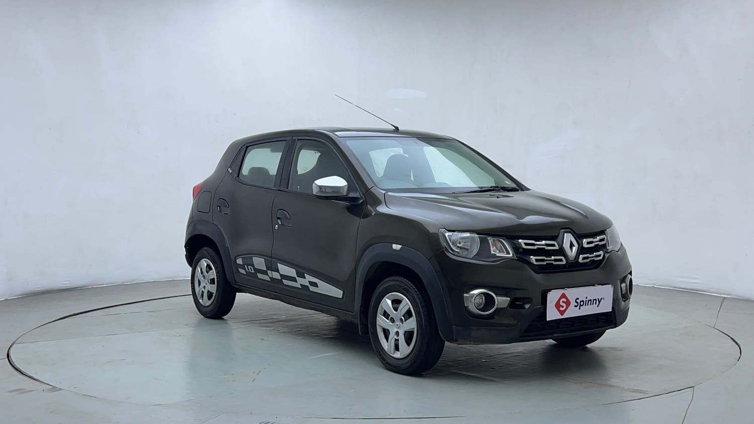 Used 2017 Renault Kwid 1.0 RXT Petrol Manual exterior RIGHT FRONT CORNER VIEW