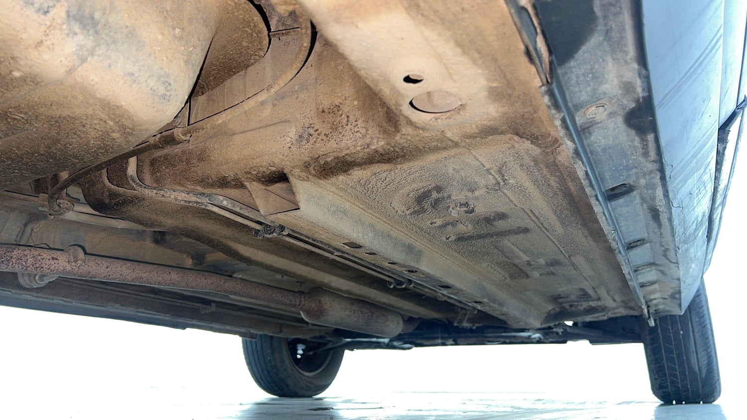 Used 2023 Nissan Magnite XE Petrol Manual extra REAR RIGHT UNDERBODY VIEW