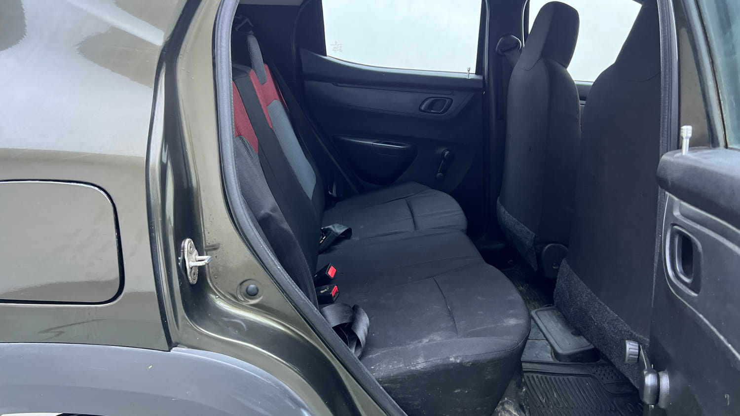 Used 2017 Renault Kwid 1.0 RXT Petrol Manual interior RIGHT SIDE REAR DOOR CABIN VIEW