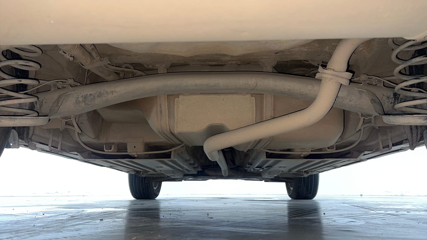 Used 2018 Maruti Suzuki Vitara Brezza ZDI Plus  Dual Tone Diesel Manual extra REAR UNDERBODY VIEW (TAKEN FROM REAR)