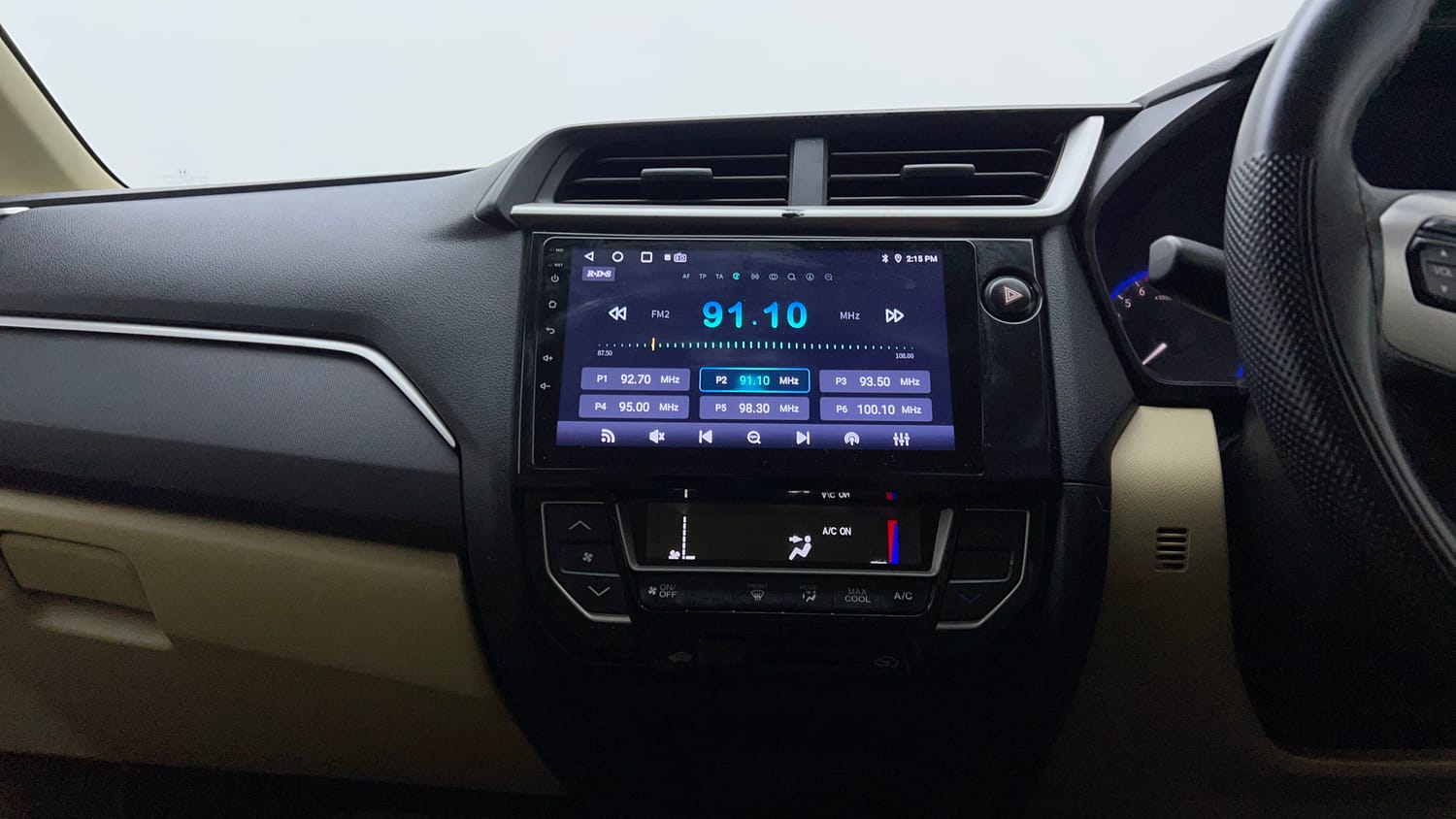 Used 2016 Honda Amaze 1.2 S i-VTEC Petrol Manual interior MUSIC SYSTEM & AC CONTROL VIEW