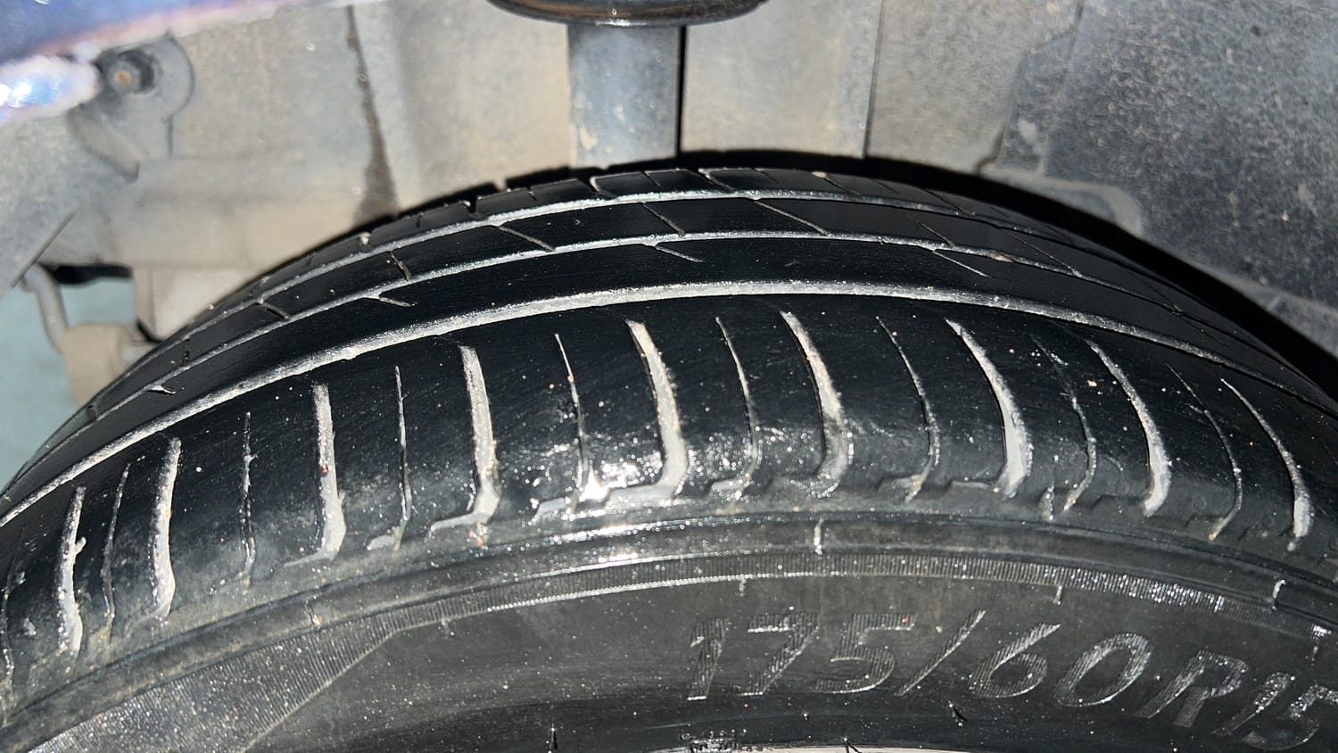 Used 2019 Tata Tigor Revotron XZ+ Petrol Manual tyres RIGHT REAR TYRE TREAD VIEW
