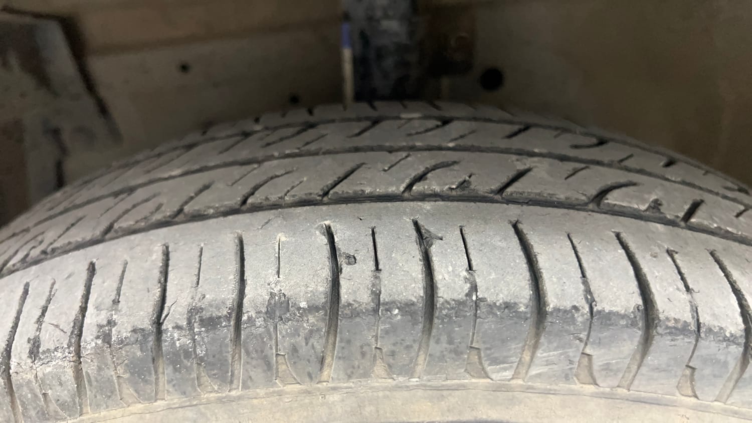 Used 2012 Maruti Suzuki Swift Dzire VXI Petrol Manual tyres LEFT FRONT TYRE TREAD VIEW