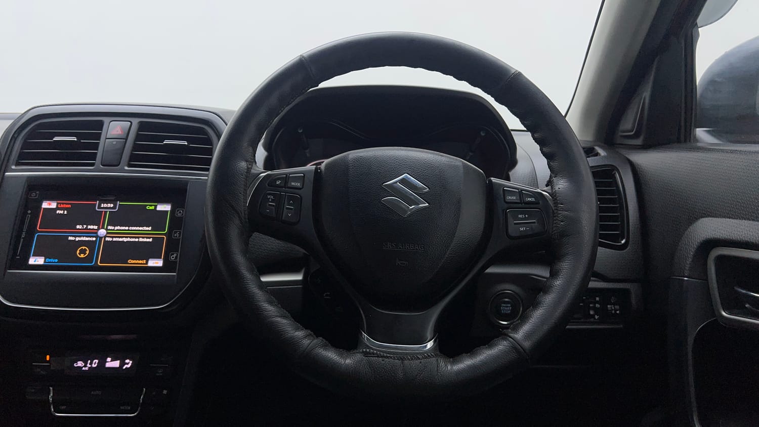 Used 2018 Maruti Suzuki Vitara Brezza ZDI Plus  Dual Tone Diesel Manual interior STEERING VIEW