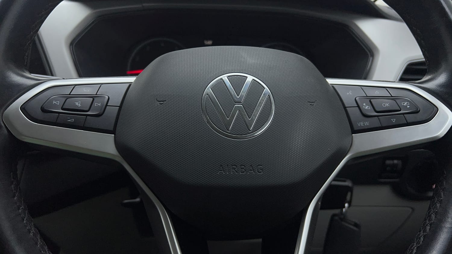 2022 Volkswagen Taigun Highline 1.0 TSI MT-41