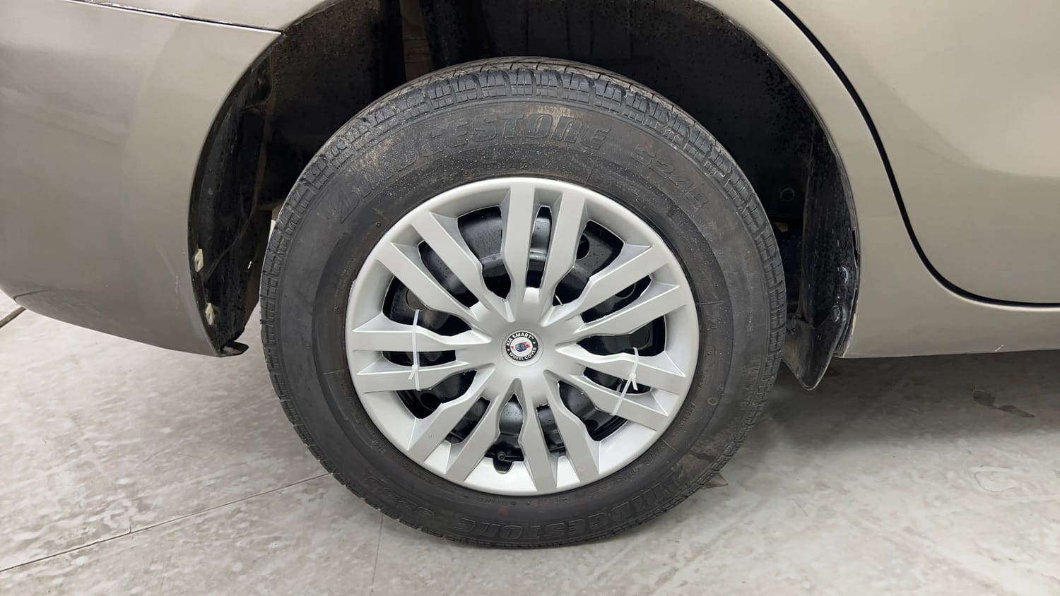 Used 2018 Maruti Suzuki Dzire VDi AMT Diesel Automatic tyres RIGHT REAR TYRE RIM VIEW