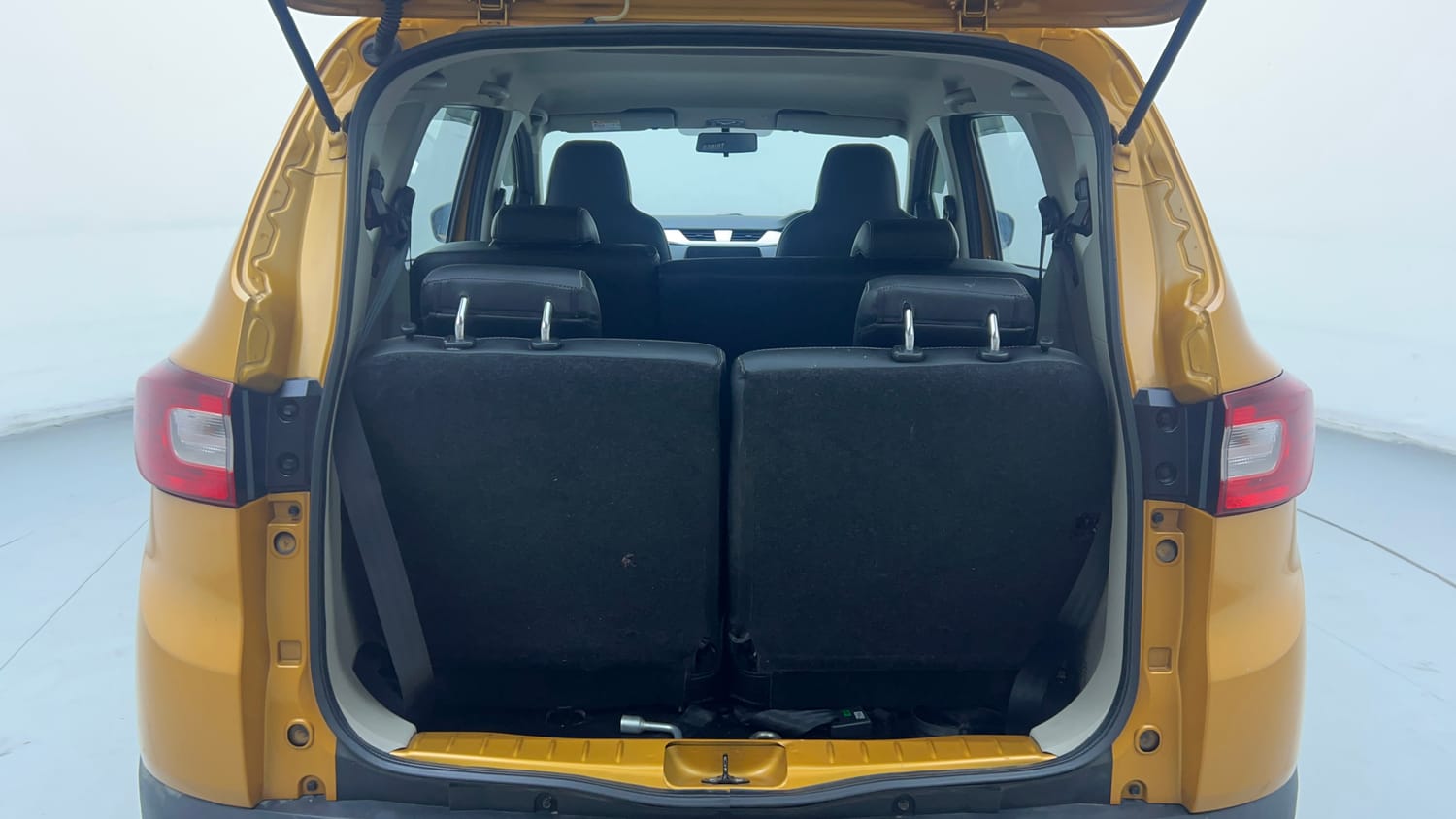 2020 Renault Triber RXZ EASY-R AMT-26