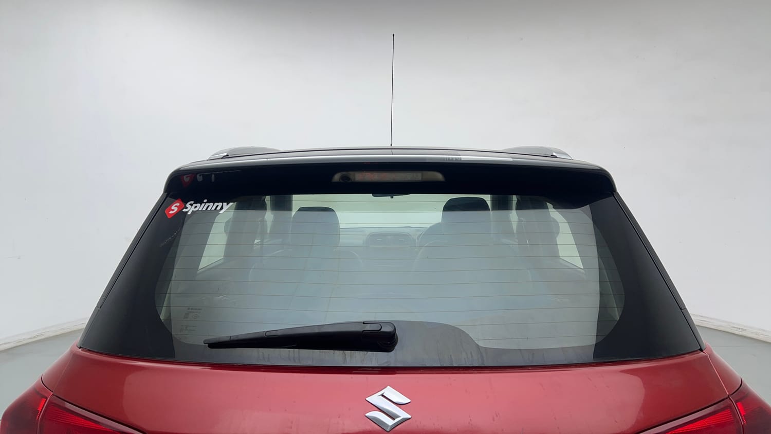 Used 2018 Maruti Suzuki Vitara Brezza ZDI Plus  Dual Tone Diesel Manual exterior BACK WINDSHIELD VIEW