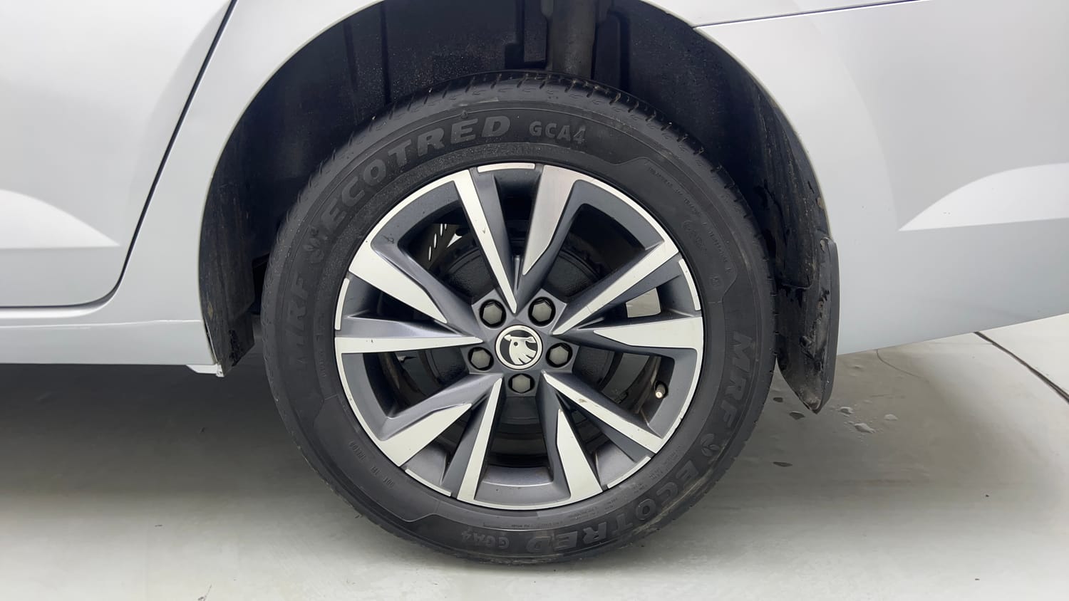 Used 2023 Skoda Slavia Style 1.5L TSI DSG Petrol Automatic tyres LEFT REAR TYRE RIM VIEW