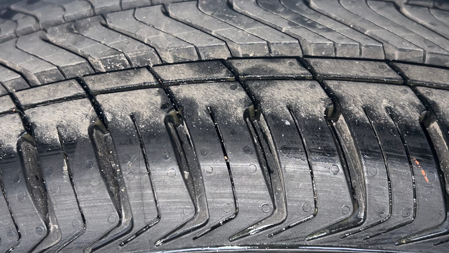 Used 2015 Hyundai Elite i20 Asta 1.2 Petrol Manual tyres LEFT FRONT TYRE TREAD VIEW