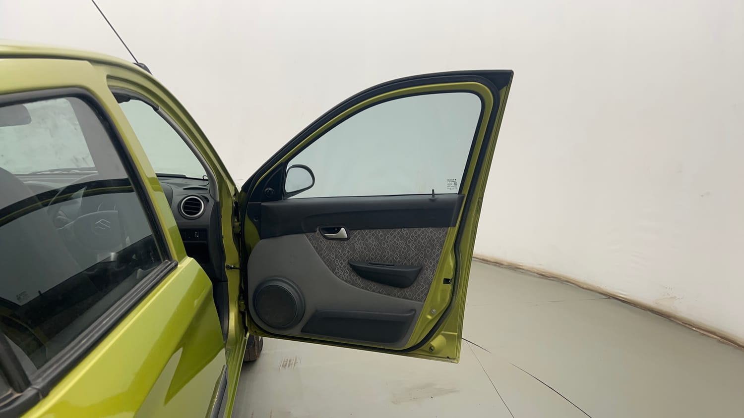 Used 2018 Maruti Suzuki Alto 800 [2016-2019] Utsav Edition Petrol Manual interior RIGHT FRONT DOOR OPEN VIEW