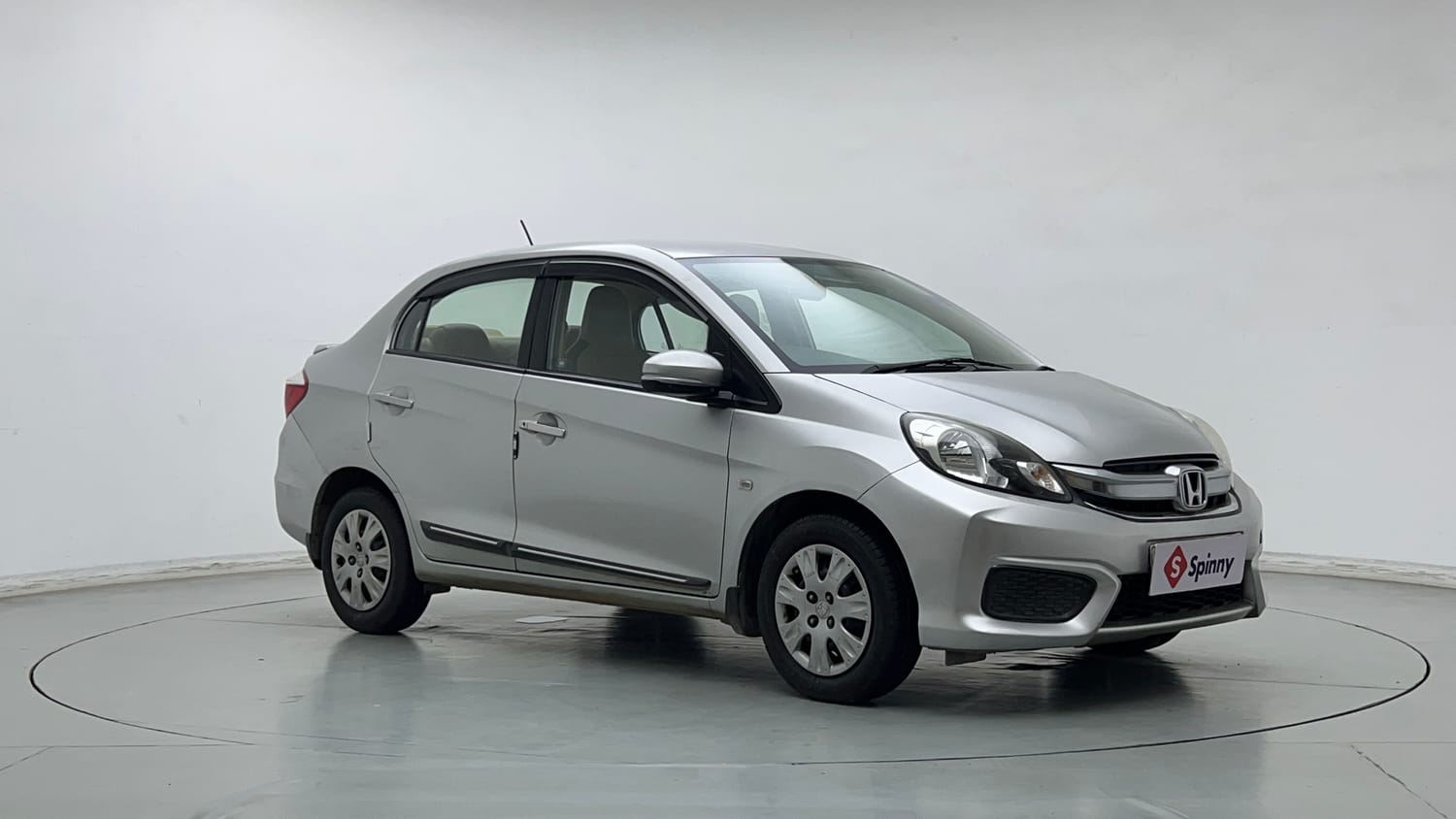 Used 2016 Honda Amaze 1.2 S i-VTEC Petrol Manual exterior RIGHT FRONT CORNER VIEW