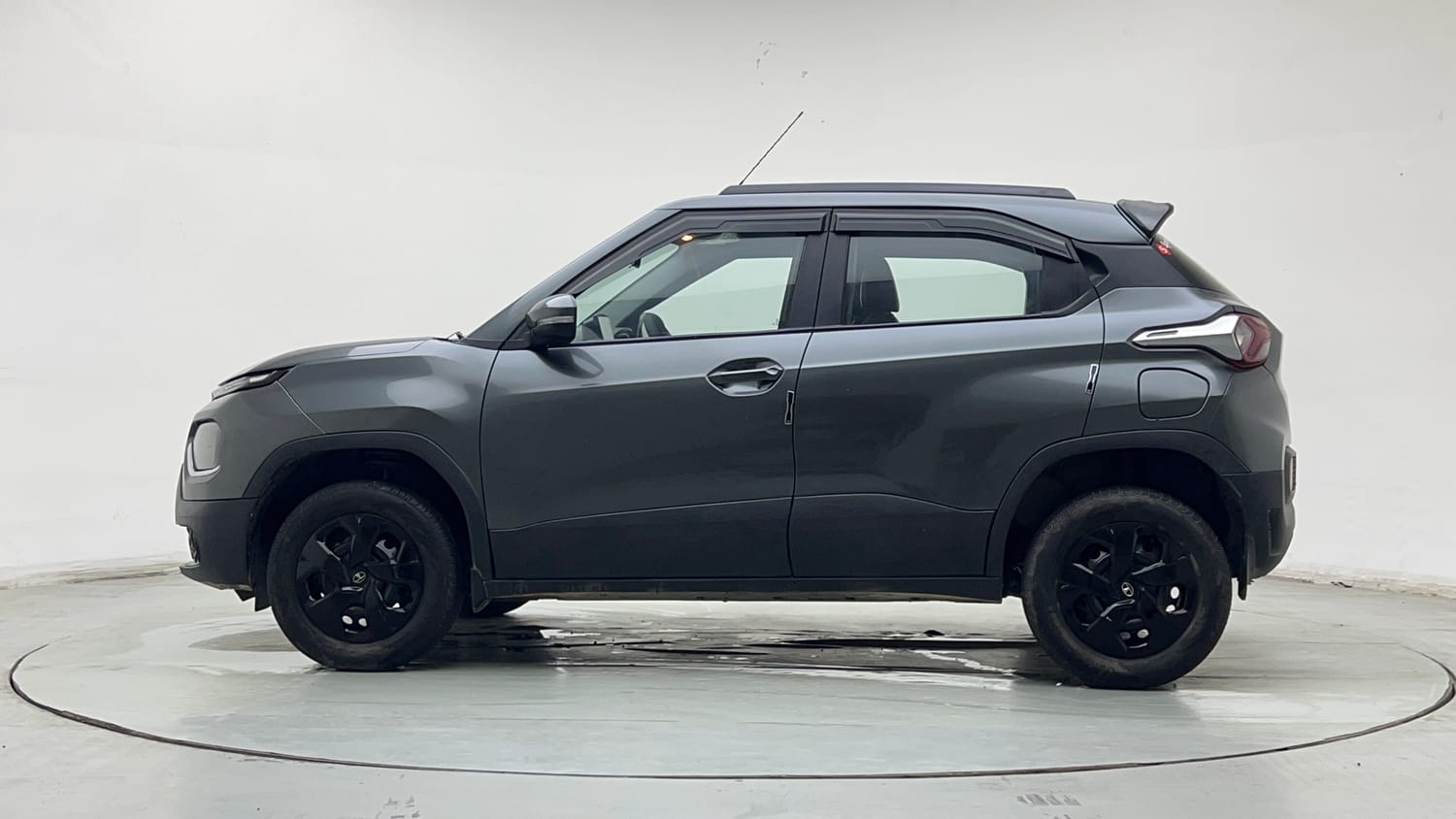2023 Tata Punch Adventure MT-1