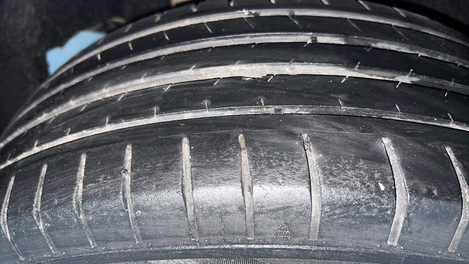 Used 2017 Maruti Suzuki Baleno Zeta 1.2 Petrol Manual tyres RIGHT REAR TYRE TREAD VIEW