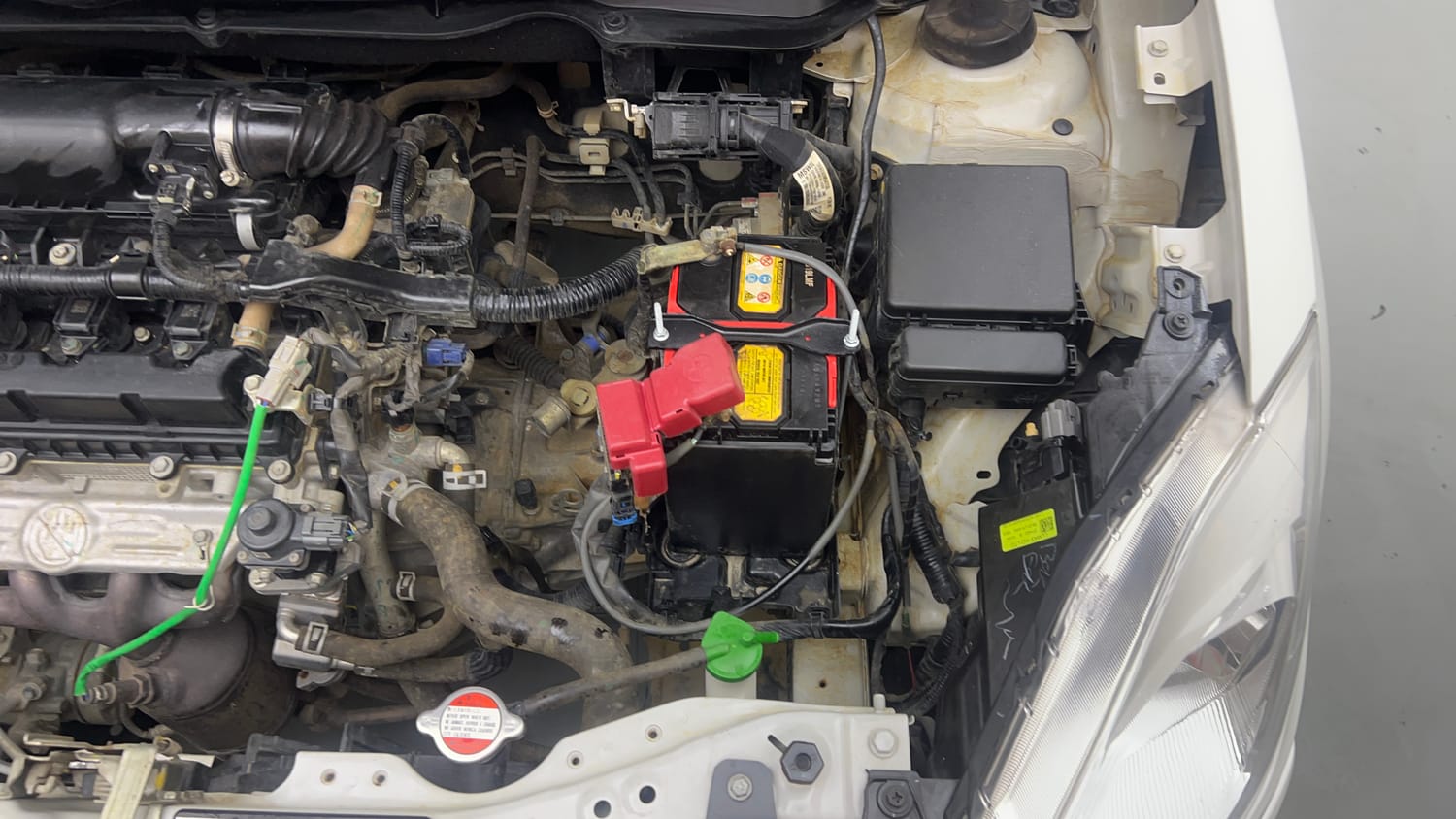 Used 2022 Maruti Suzuki Swift VXi Petrol Manual engine ENGINE LEFT SIDE VIEW