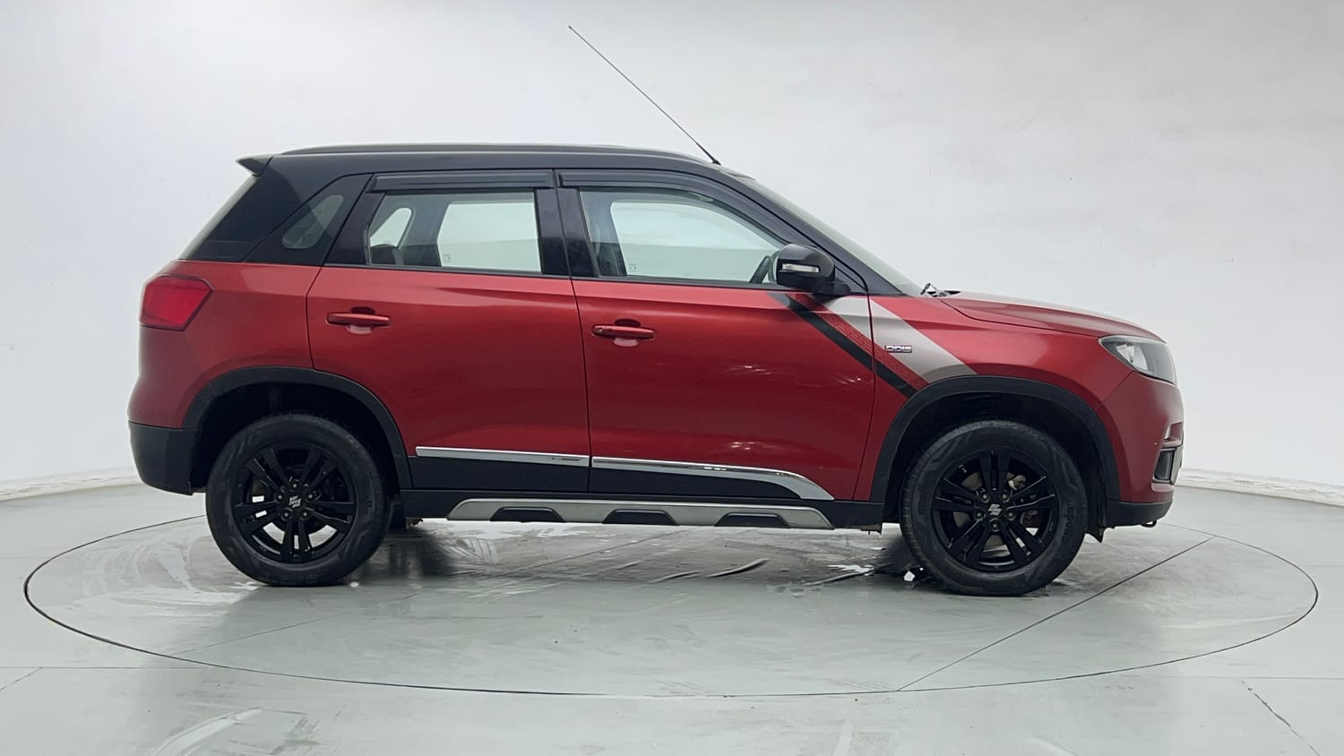 Used 2018 Maruti Suzuki Vitara Brezza ZDI Plus  Dual Tone Diesel Manual exterior RIGHT SIDE VIEW