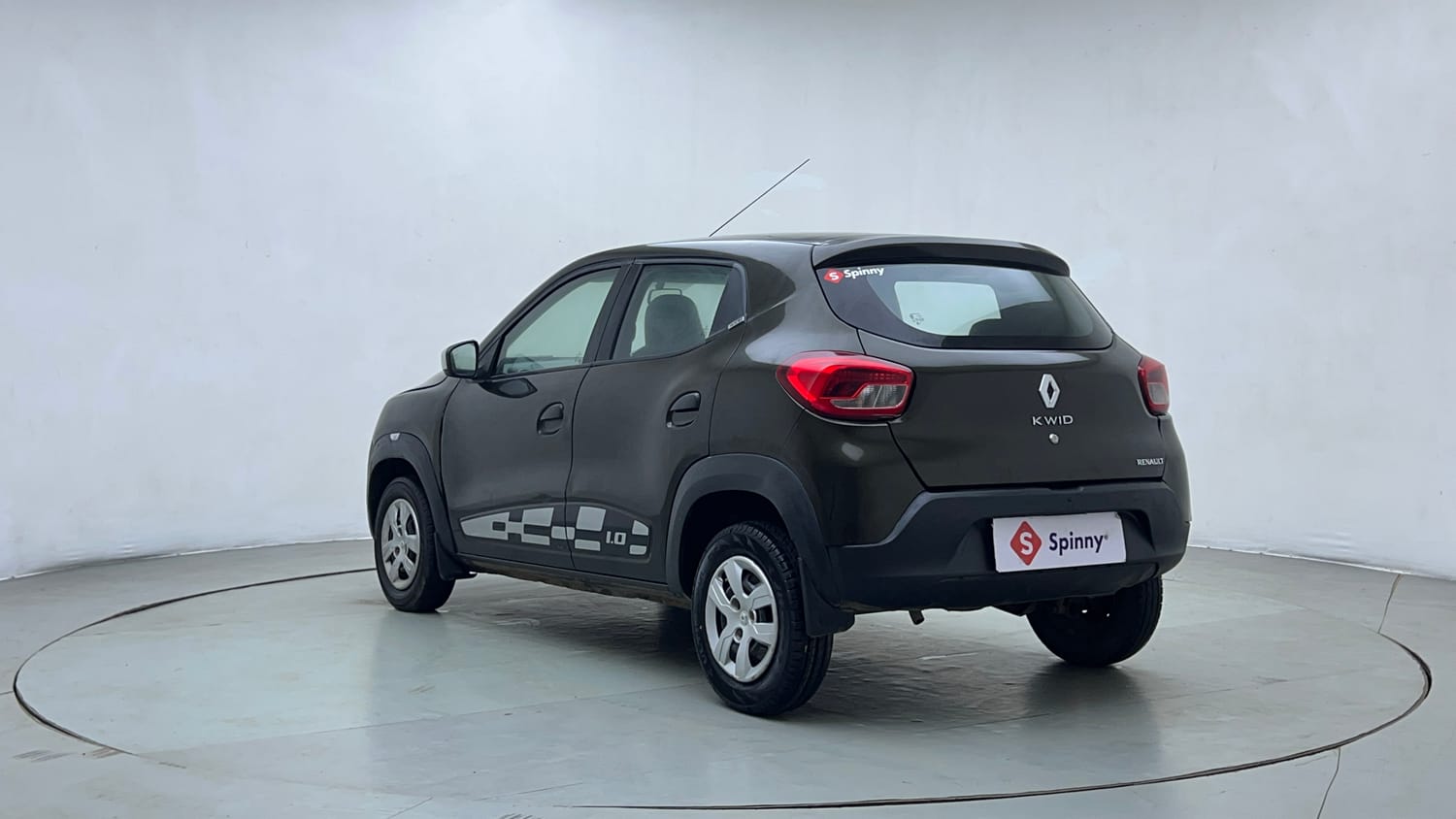 Used 2017 Renault Kwid 1.0 RXT Petrol Manual exterior LEFT REAR CORNER VIEW