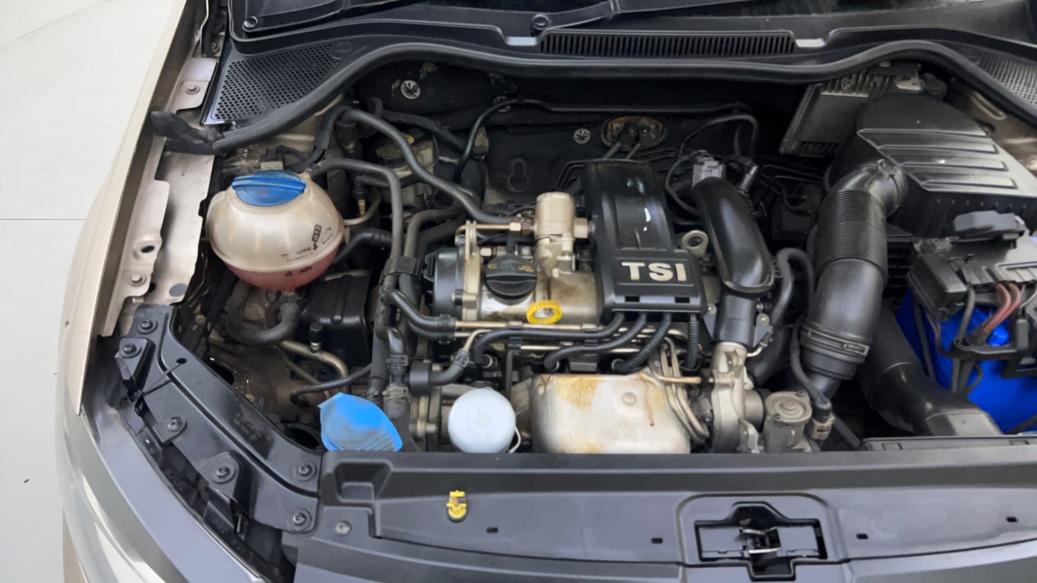 Used 2016 Volkswagen Vento Highline Petrol AT Petrol Automatic engine ENGINE RIGHT SIDE VIEW
