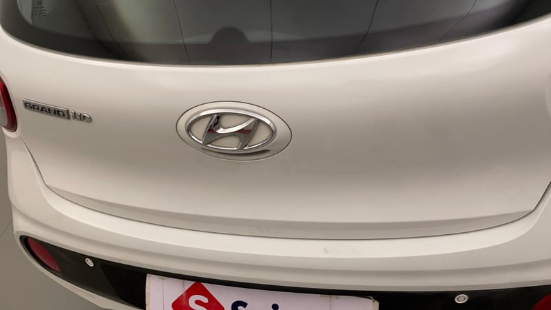 Used 2018 Hyundai Grand i10 Magna 1.2 Kappa VTVT Petrol Manual dents MINOR SCRATCH