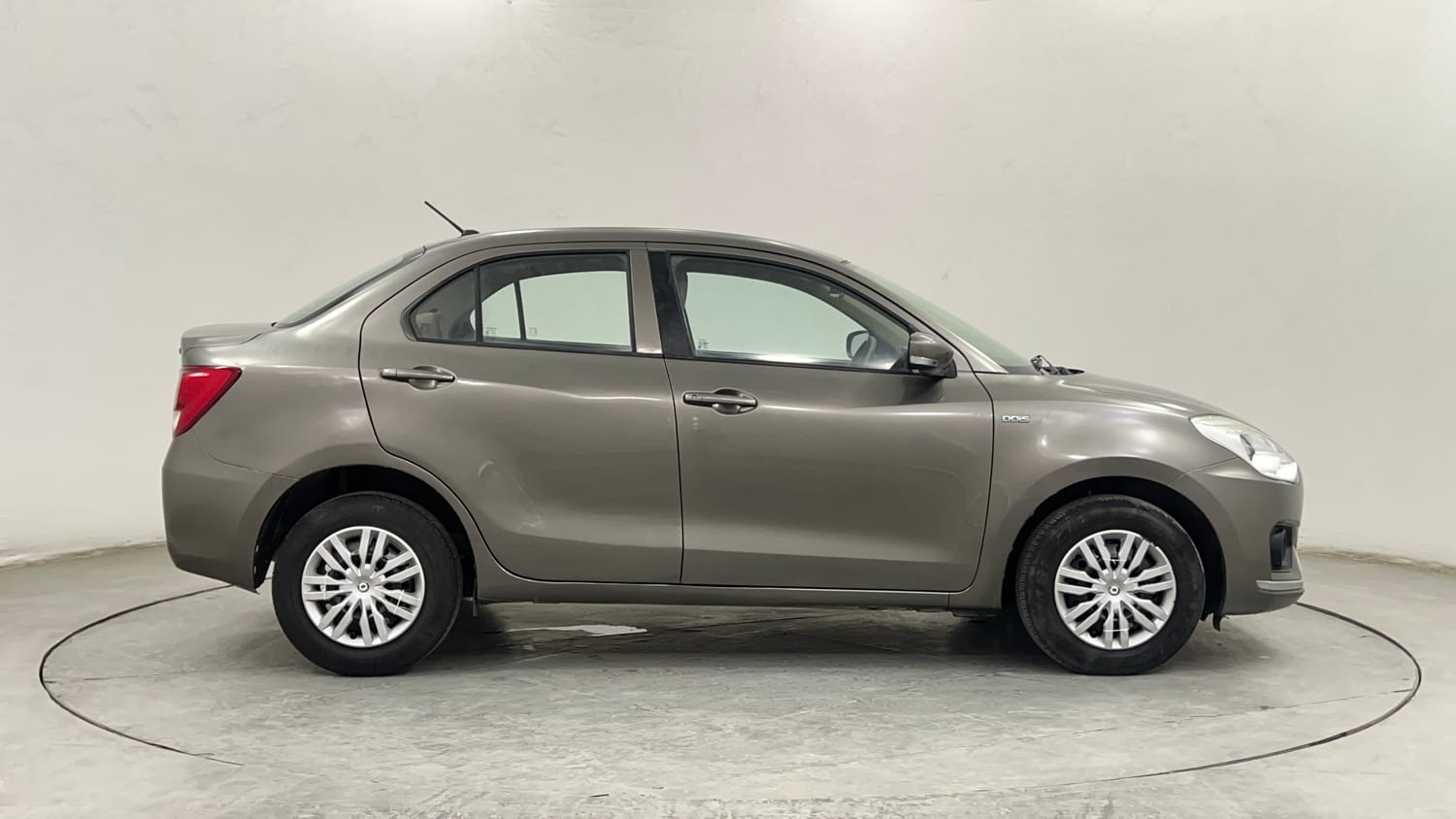 Used 2018 Maruti Suzuki Dzire VDi AMT Diesel Automatic exterior RIGHT SIDE VIEW