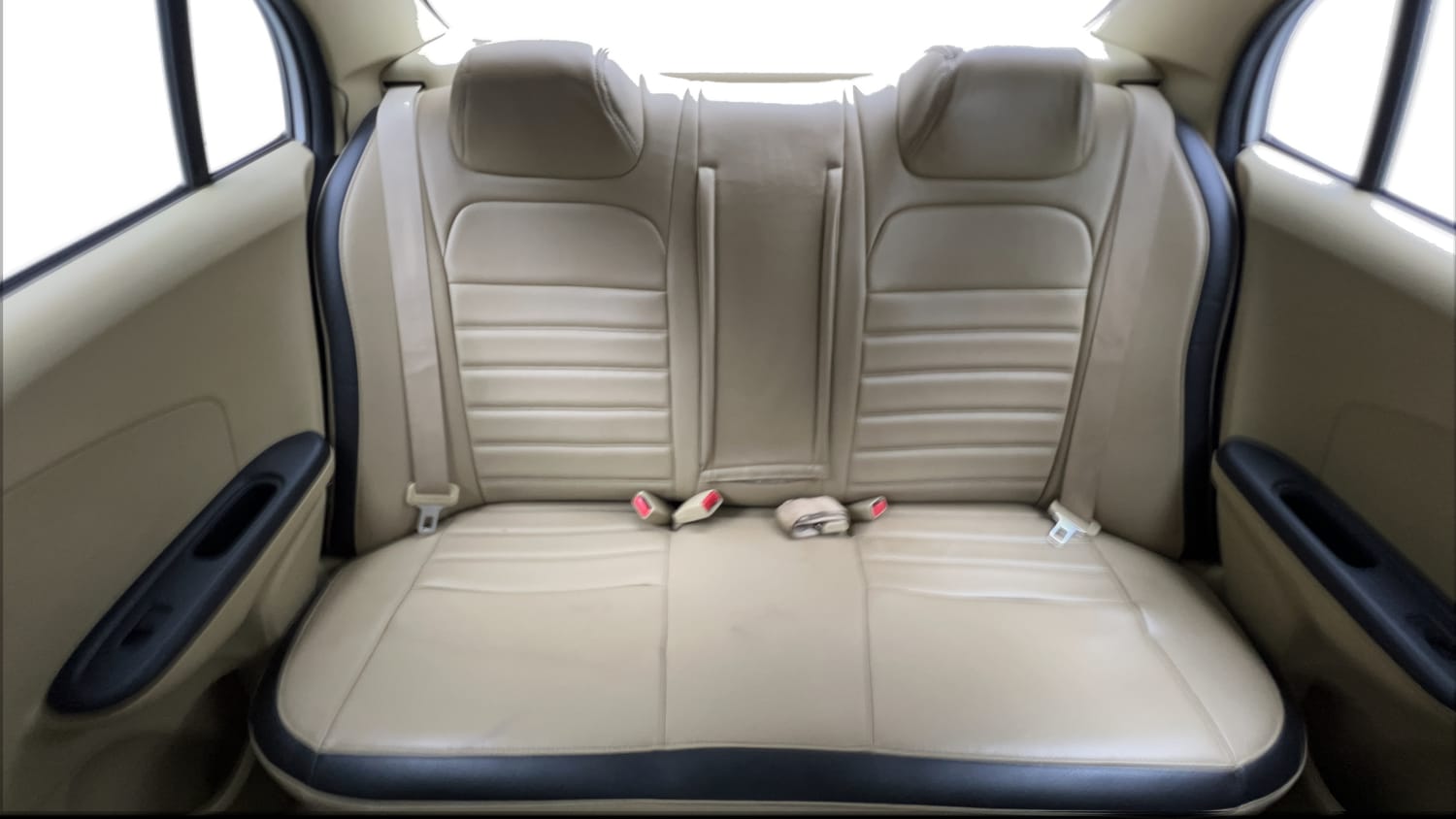 Used 2016 Honda Amaze 1.2 S i-VTEC Petrol Manual interior REAR SEAT CONDITION VIEW