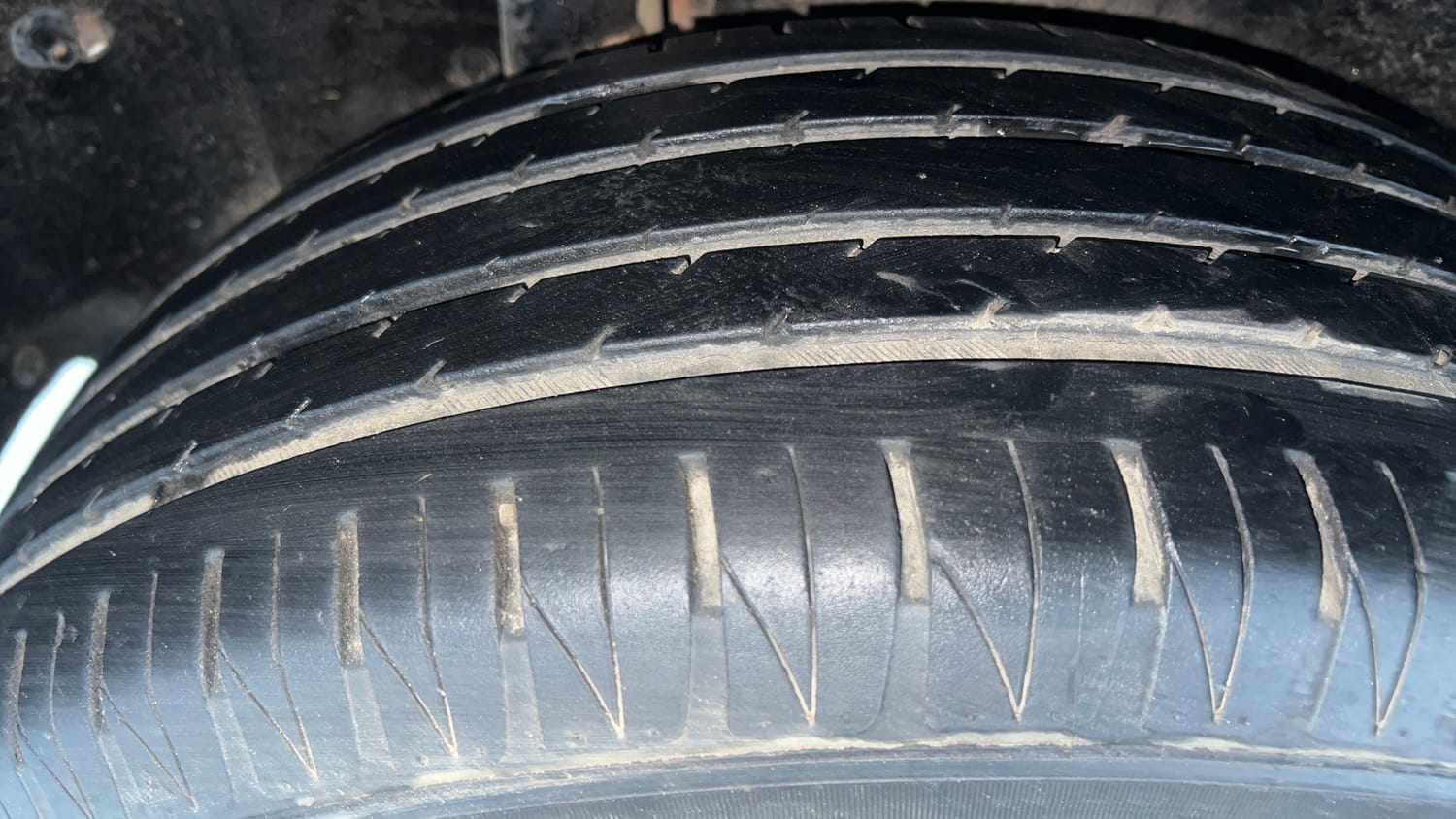 Used 2018 Maruti Suzuki Vitara Brezza ZDI Plus  Dual Tone Diesel Manual tyres RIGHT REAR TYRE TREAD VIEW