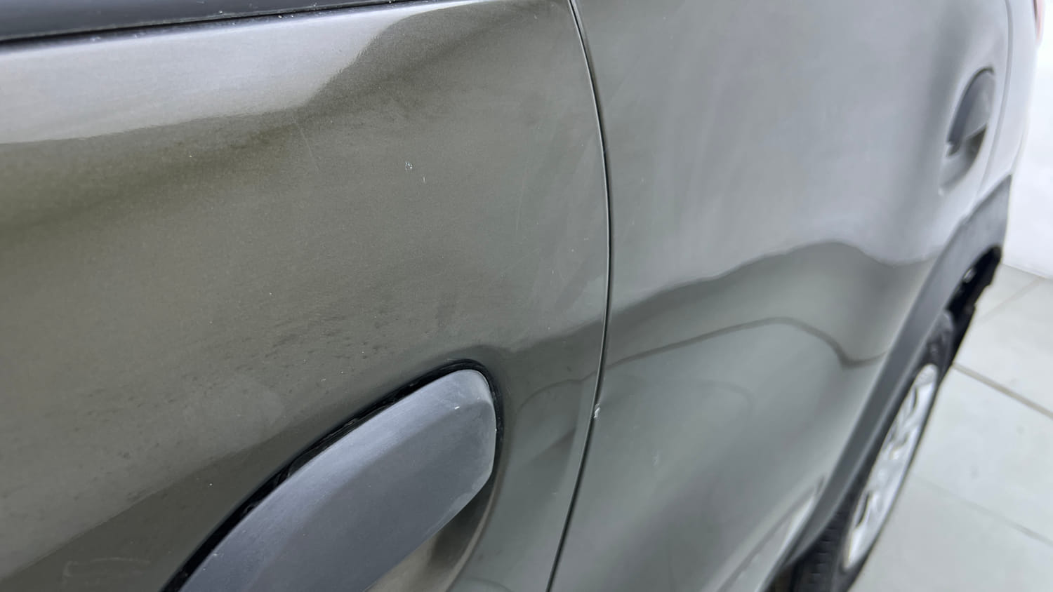 Used 2017 Renault Kwid 1.0 RXT Petrol Manual dents MINOR DENT