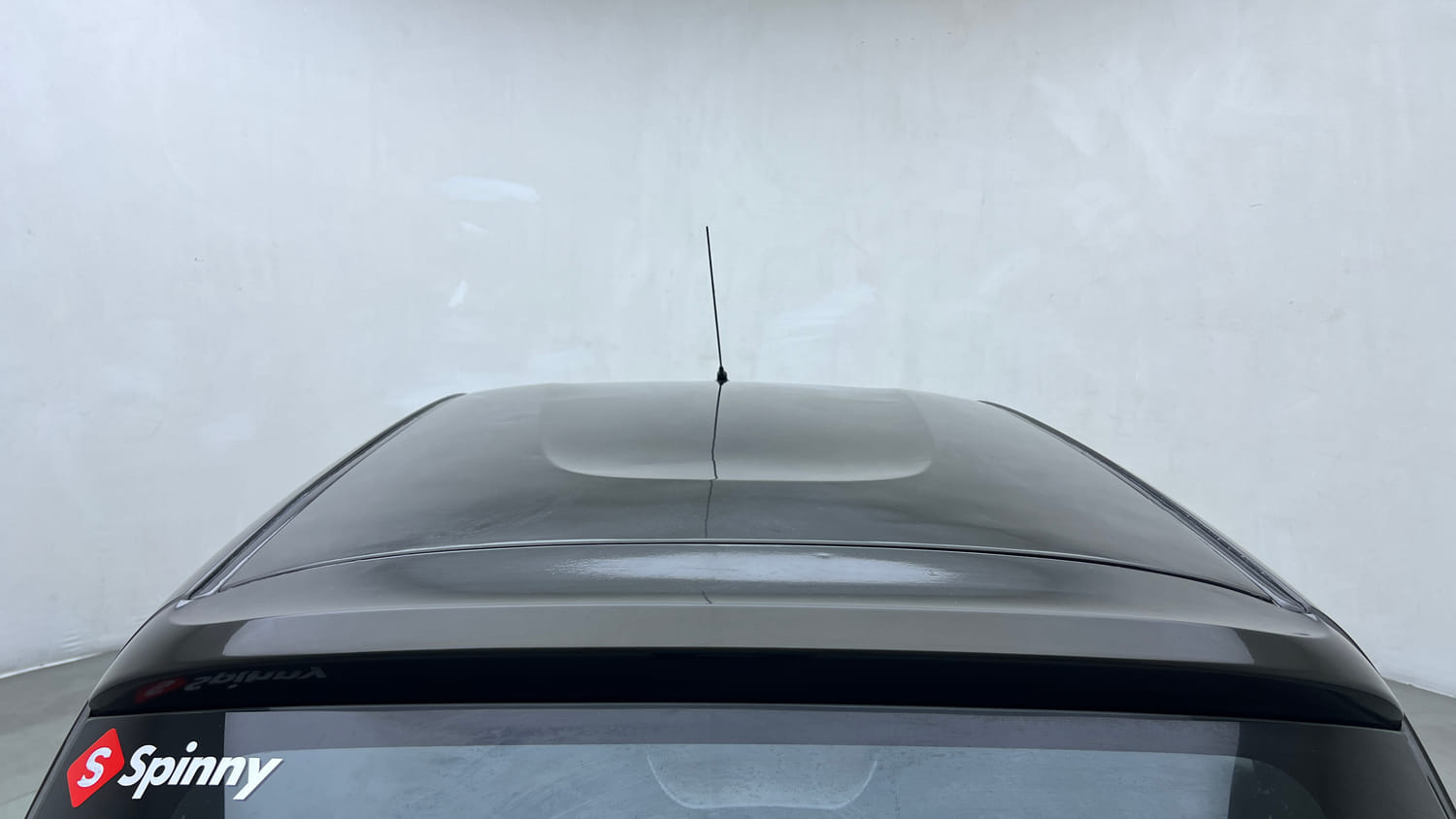 Used 2017 Renault Kwid 1.0 RXT Petrol Manual exterior EXTERIOR ROOF VIEW