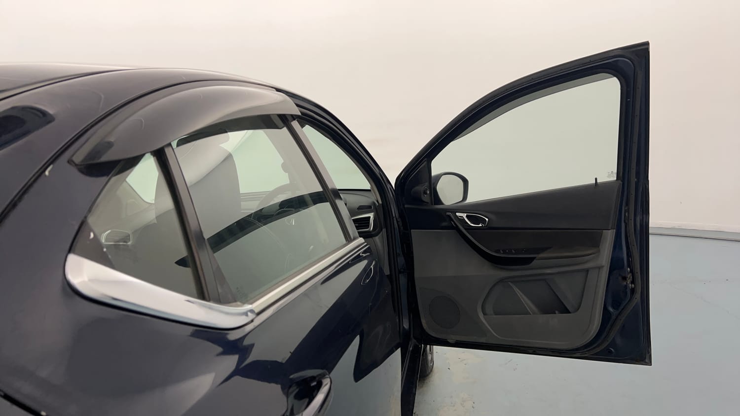 Used 2019 Tata Tigor Revotron XZ+ Petrol Manual interior RIGHT FRONT DOOR OPEN VIEW