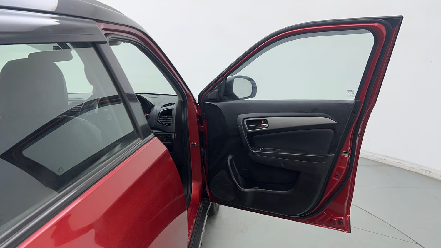 Used 2018 Maruti Suzuki Vitara Brezza ZDI Plus  Dual Tone Diesel Manual interior RIGHT FRONT DOOR OPEN VIEW