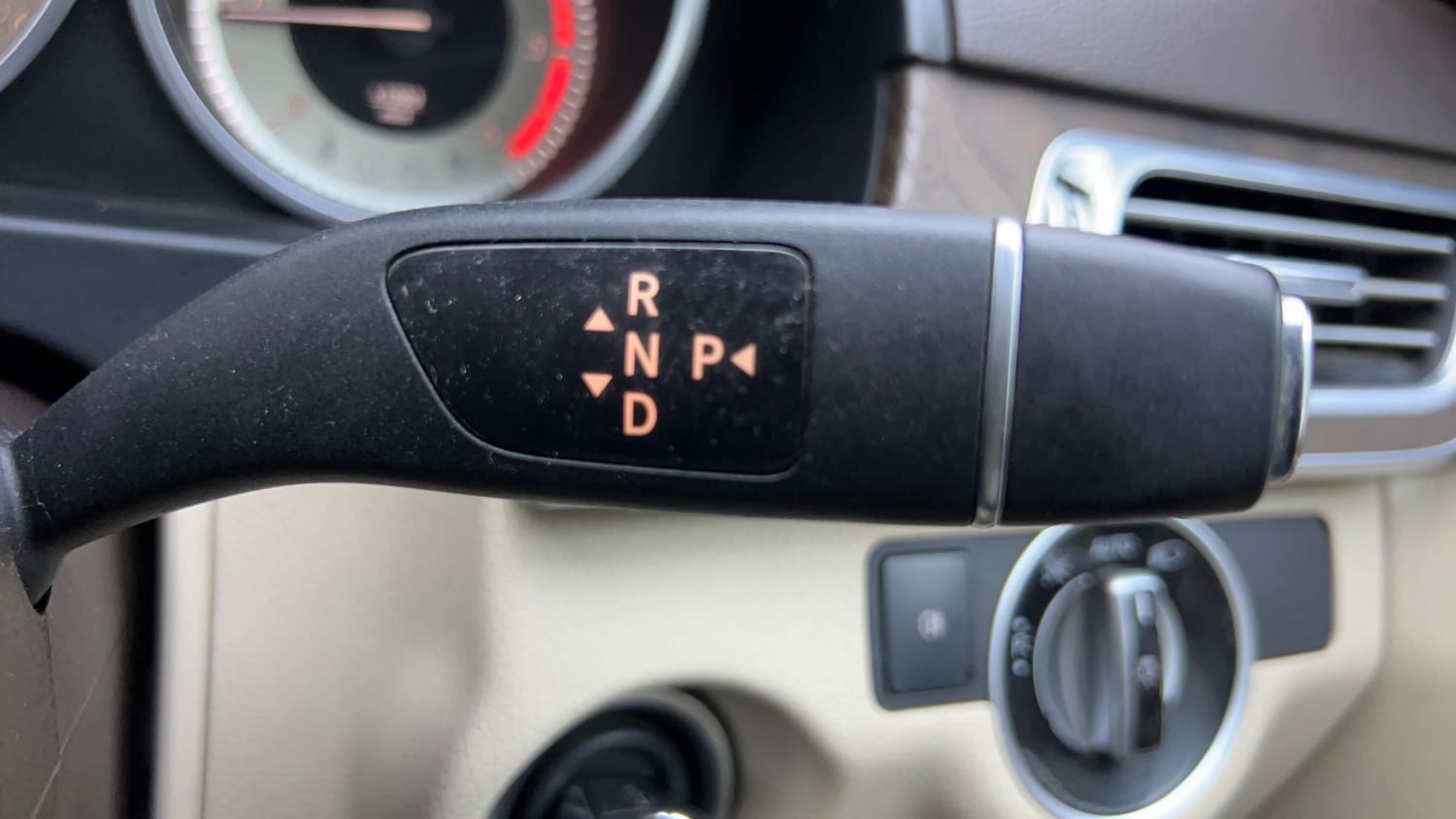 Used 2014 Mercedes-Benz E-Class E250 CDI Avantgarde Diesel Automatic interior GEAR  KNOB VIEW