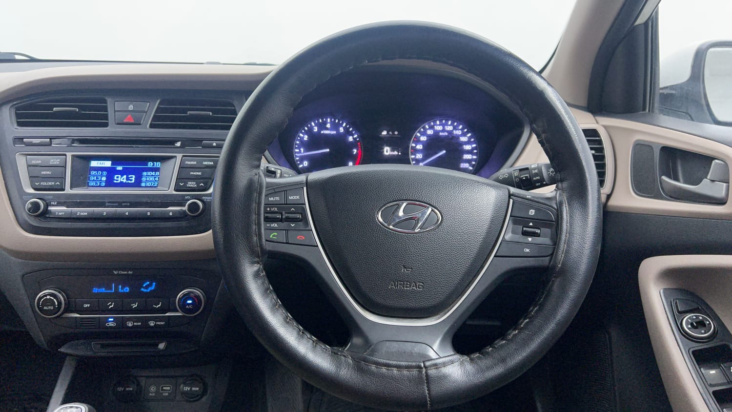 Used 2015 Hyundai Elite i20 Asta 1.2 Petrol Manual interior STEERING VIEW