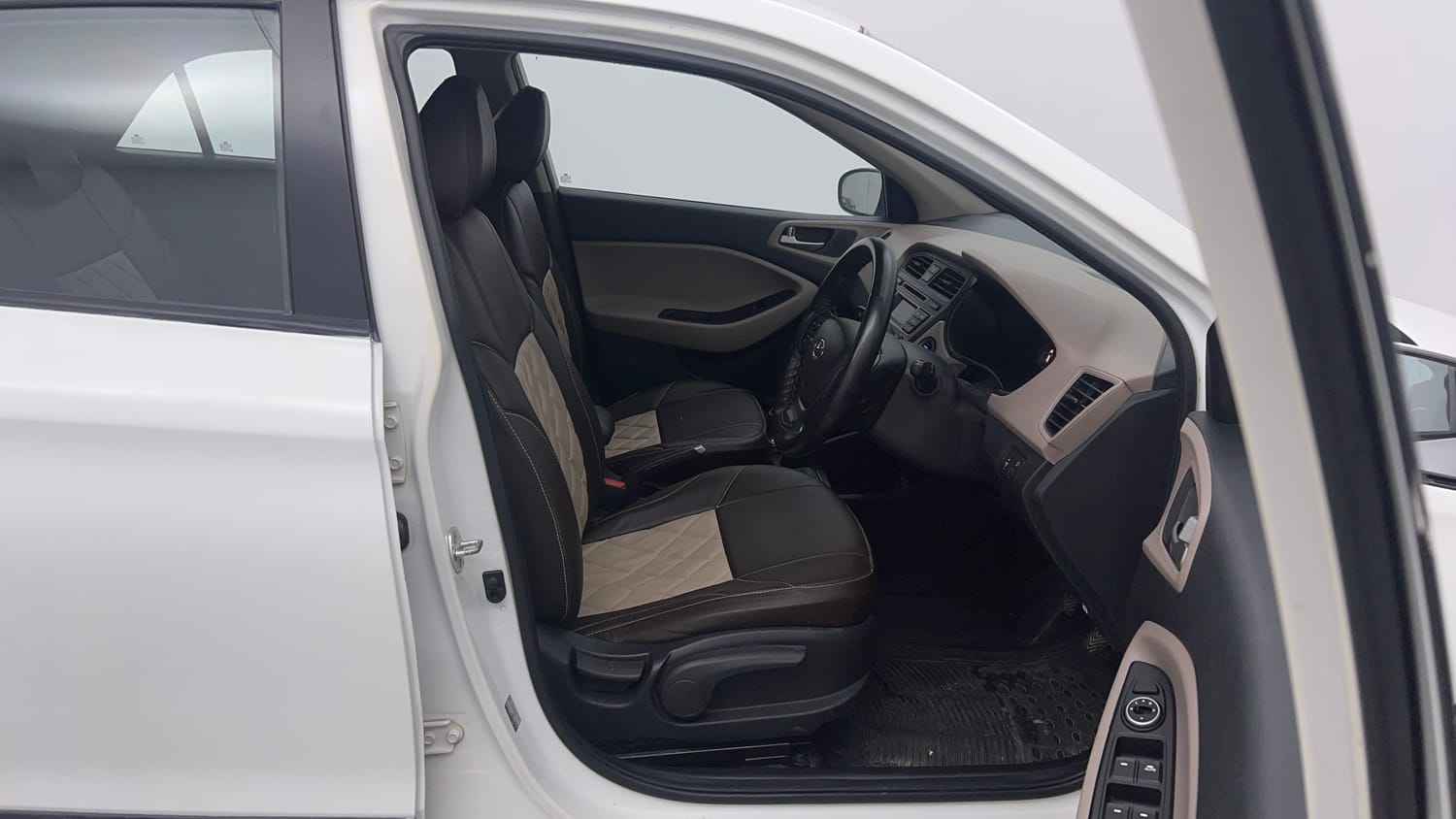 Used 2015 Hyundai Elite i20 Asta 1.2 Petrol Manual interior RIGHT SIDE FRONT DOOR CABIN VIEW