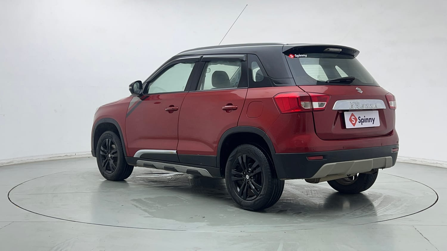 Used 2018 Maruti Suzuki Vitara Brezza ZDI Plus  Dual Tone Diesel Manual exterior LEFT REAR CORNER VIEW
