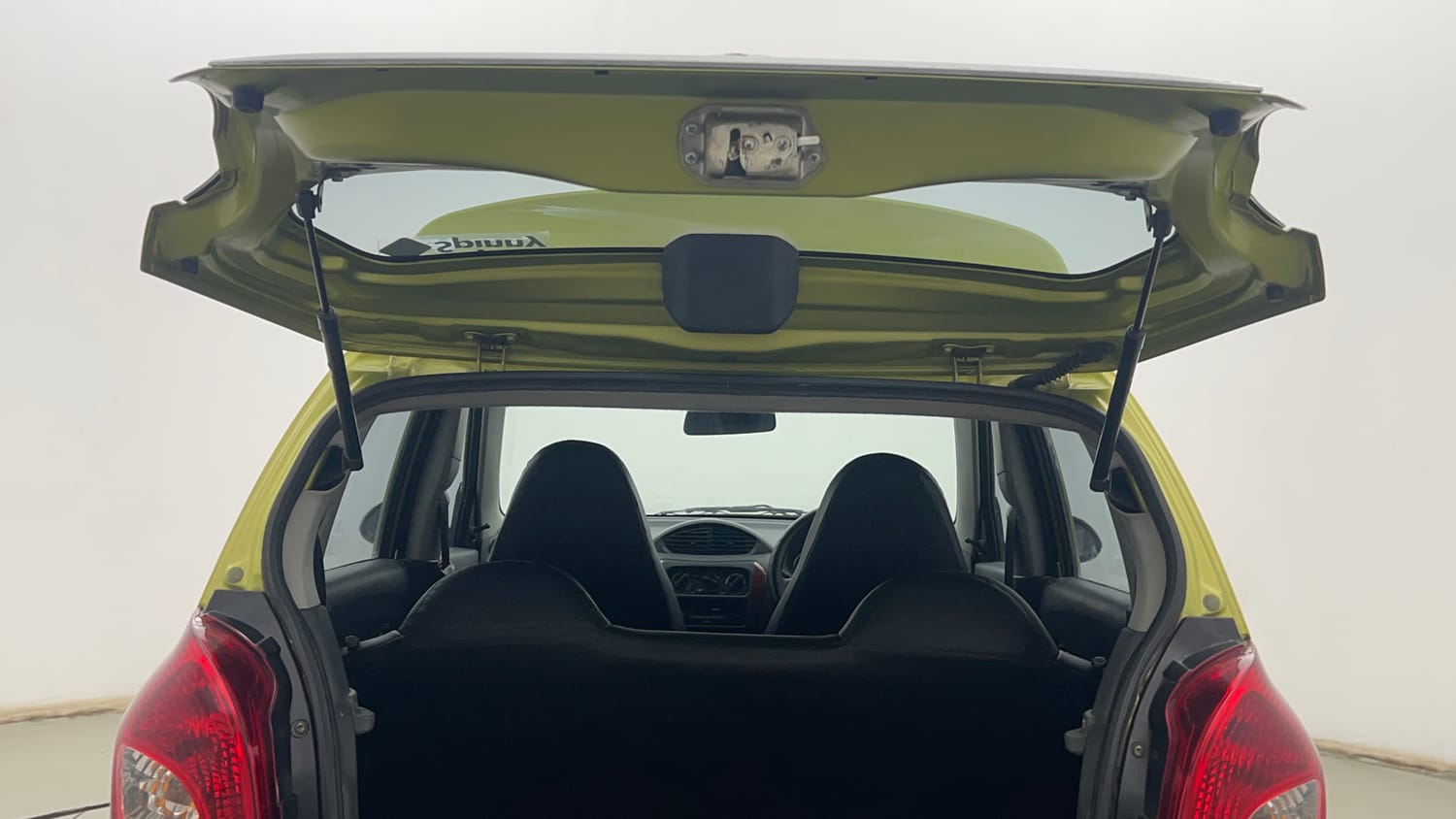 Used 2018 Maruti Suzuki Alto 800 [2016-2019] Utsav Edition Petrol Manual interior DICKY DOOR OPEN VIEW