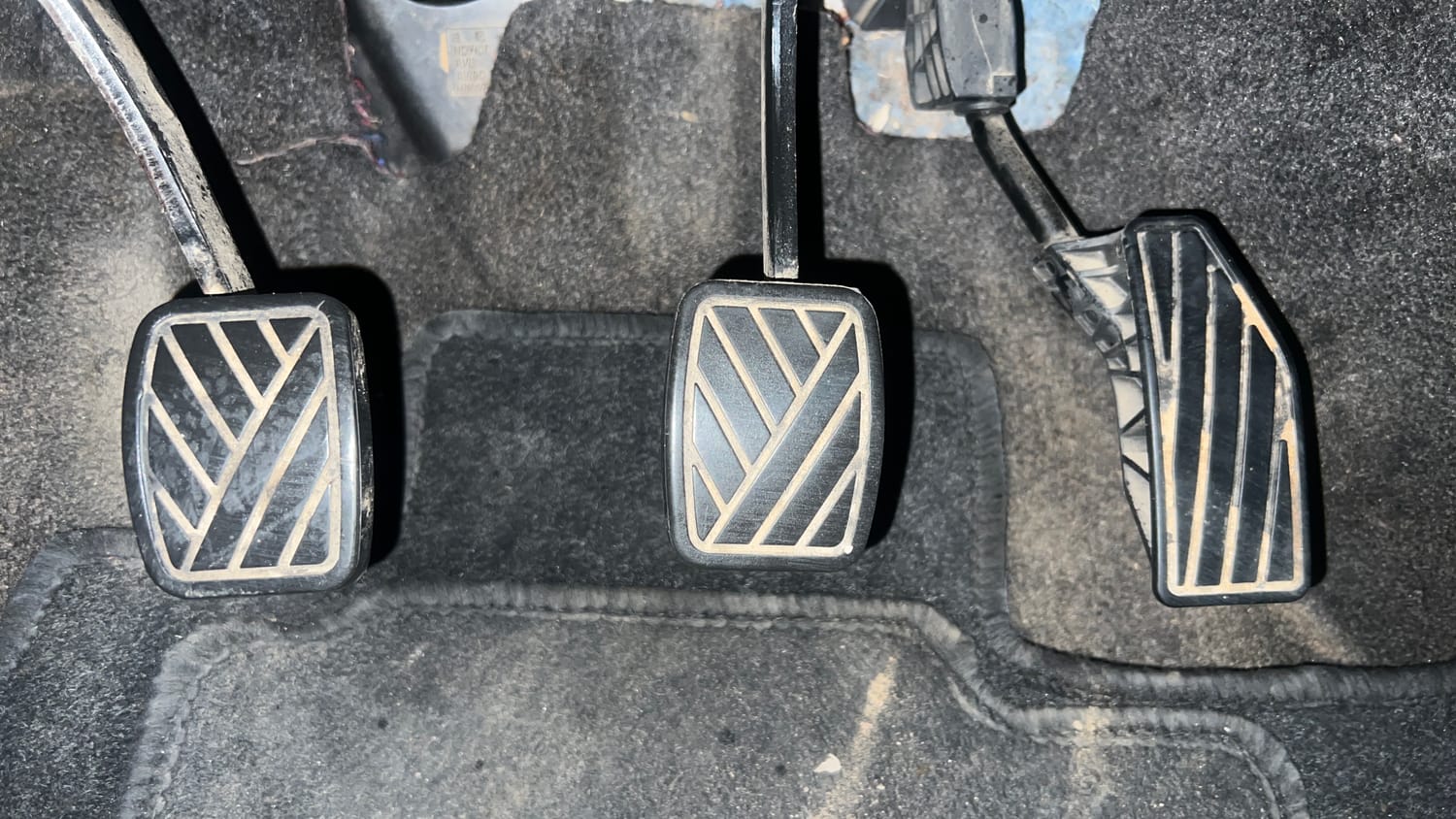 Used 2022 Maruti Suzuki Swift VXi Petrol Manual interior PEDALS VIEW