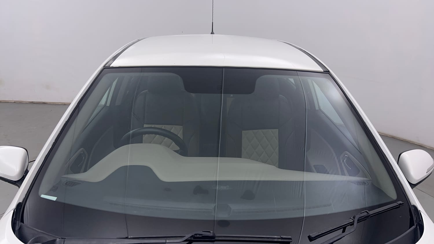 Used 2015 Hyundai Elite i20 Asta 1.2 Petrol Manual exterior FRONT WINDSHIELD VIEW