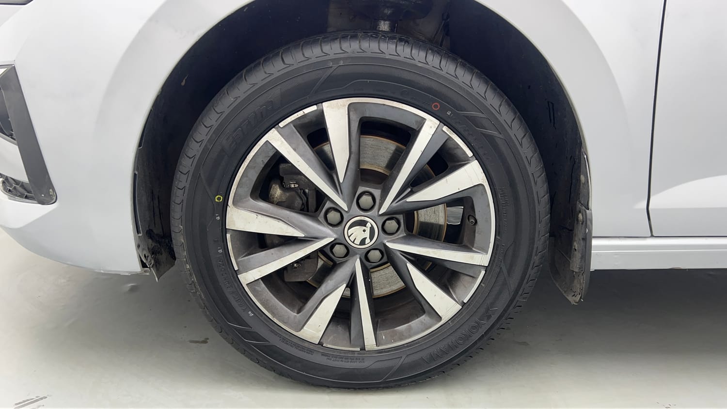 Used 2023 Skoda Slavia Style 1.5L TSI DSG Petrol Automatic tyres LEFT FRONT TYRE RIM VIEW