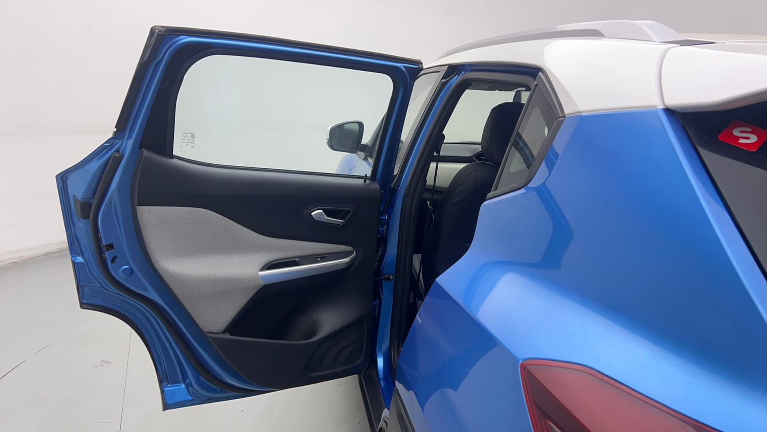 2021 Nissan Magnite XV Turbo Dual Tone-22
