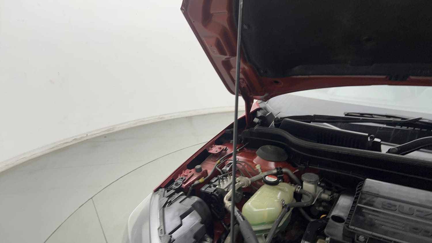 Used 2018 Maruti Suzuki Vitara Brezza ZDI Plus  Dual Tone Diesel Manual engine ENGINE RIGHT SIDE HINGE & APRON VIEW