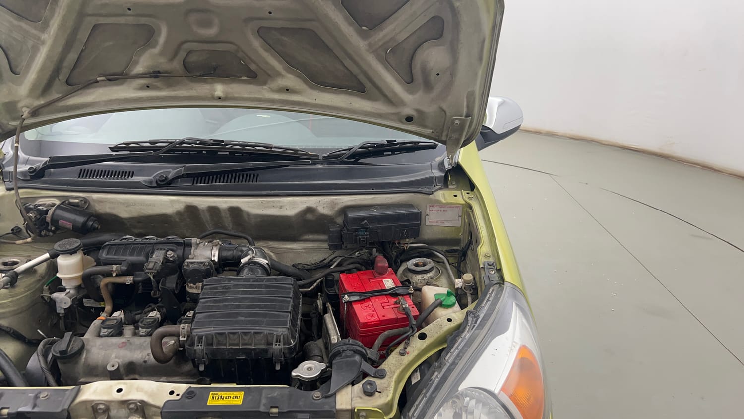 Used 2018 Maruti Suzuki Alto 800 [2016-2019] Utsav Edition Petrol Manual engine ENGINE LEFT SIDE HINGE & APRON VIEW