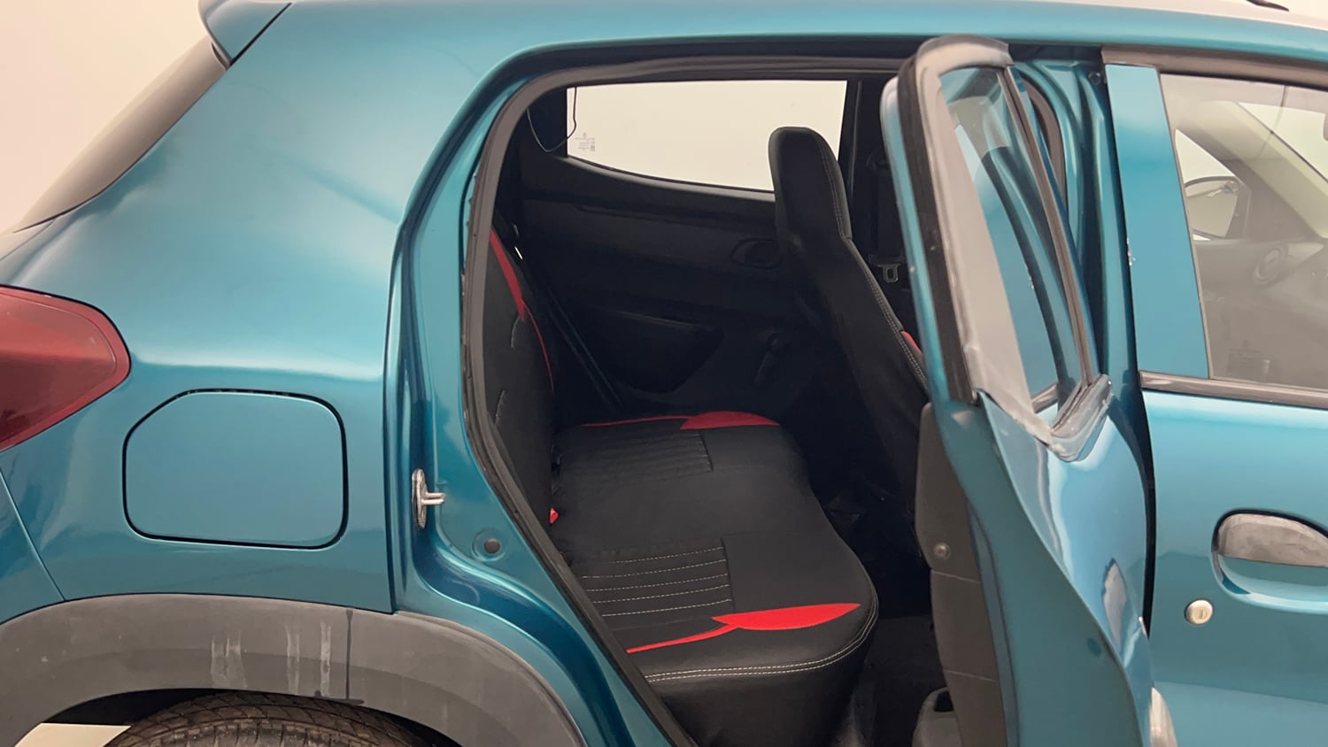 Used 2022 Renault Kwid RXL (O) 0.8 Petrol Manual interior RIGHT SIDE REAR DOOR CABIN VIEW