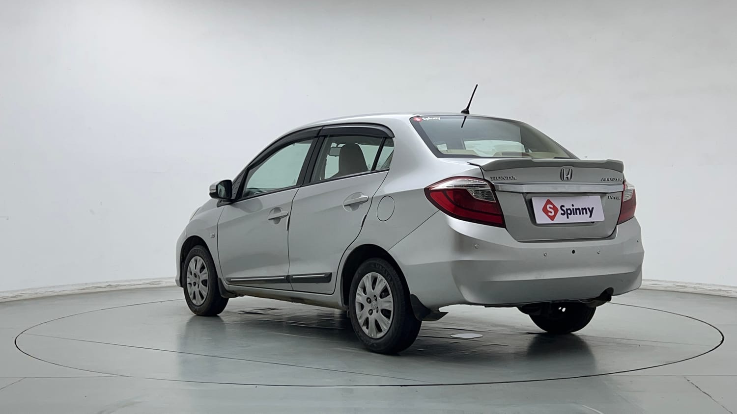 Used 2016 Honda Amaze 1.2 S i-VTEC Petrol Manual exterior LEFT REAR CORNER VIEW