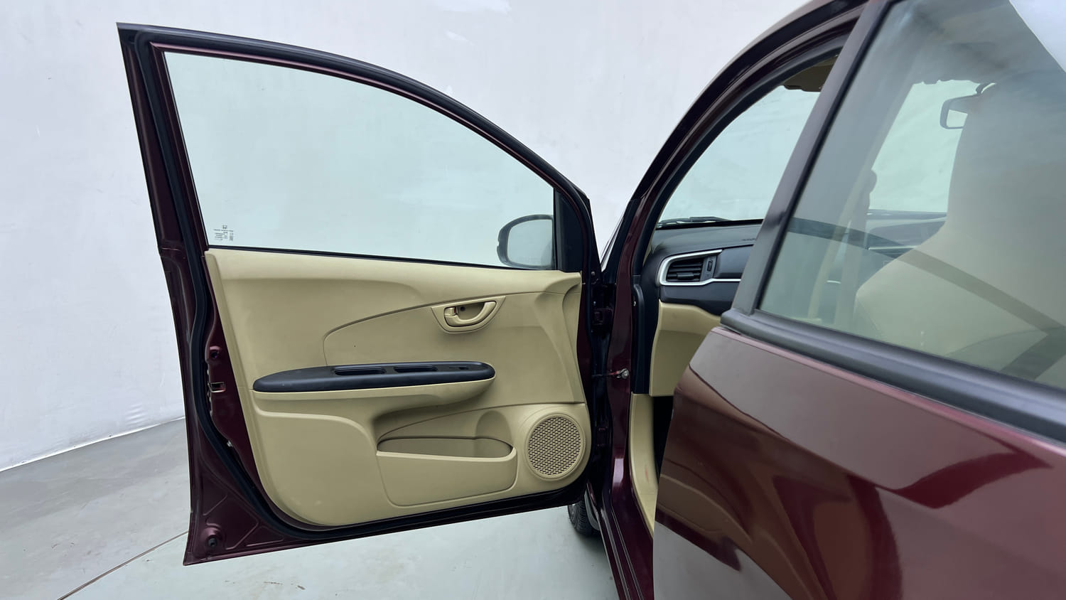 Used 2017 Honda Amaze 1.2 S i-VTEC Opt Petrol Manual interior LEFT FRONT DOOR OPEN VIEW